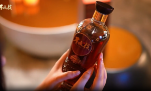 不夜侯露酒——传承草本智慧，凝聚东方韵味